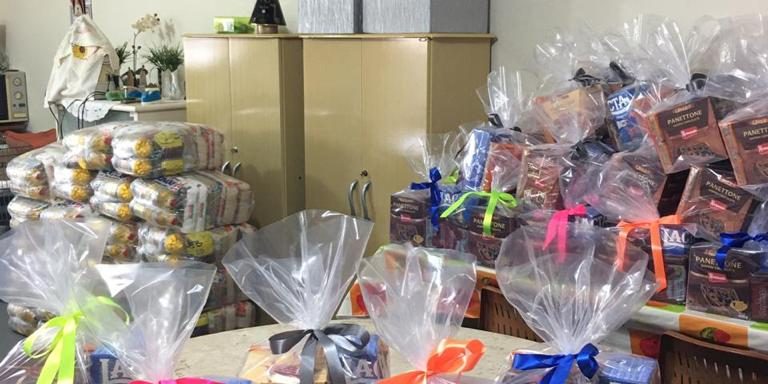 Capela do Colégio Salesiano doa cestas básicas a famílias carentes de Araçatuba