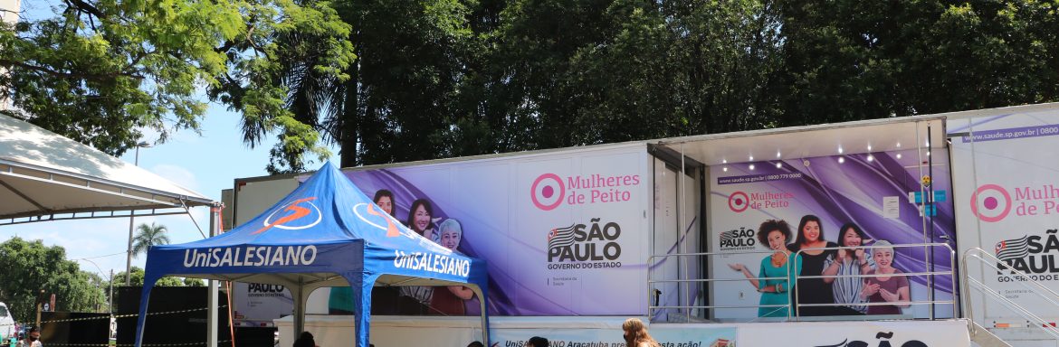 Carreta-móvel instalada na UNA recebe centenas de mulheres para exames de mamografia