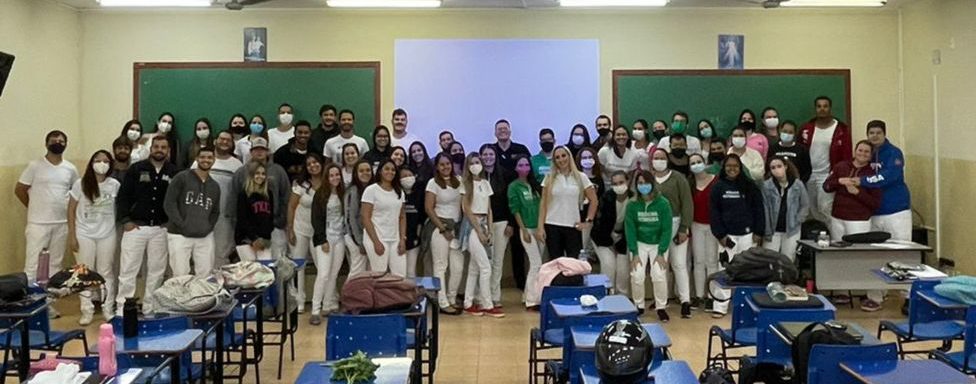 Médicos Veterinários formados no UniSALESIANO palestram sobre atuação na área comercial