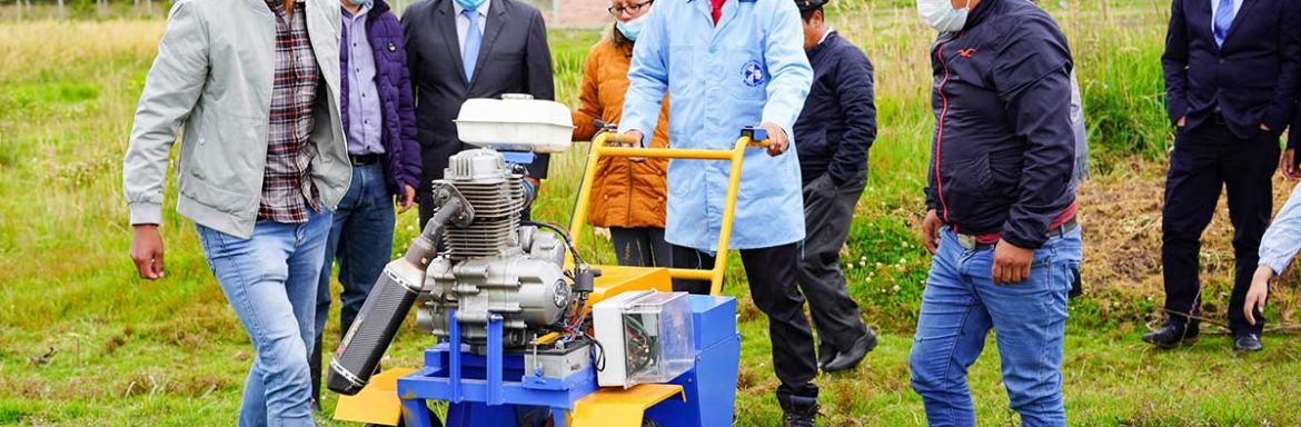 Docentes y estudiantes de la carrera de Ingeniería Mecánica de la sede Quito entregaron dos proyectos de vinculación con la sociedad que fueron parte de su trabajo de grado