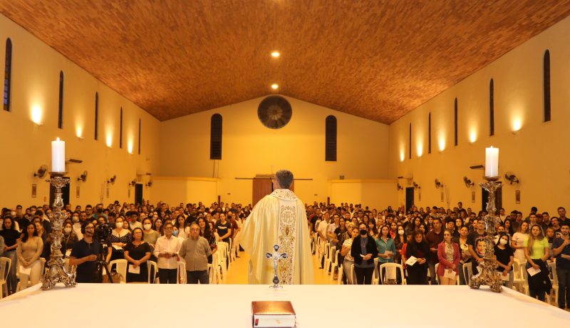 Inspetor da Missão Salesiana do Mato Grosso e Chanceler do UniSALESIANO, Pe. Ricardo Carlos, SDB, celebra Missa em homenagem a Dom Bosco