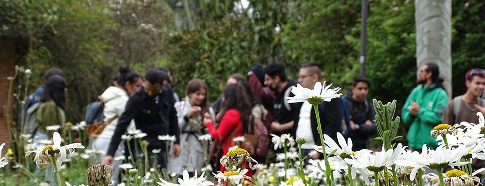 estudiantes de la Fundación Universitaria Salesiana, Colombia visita al Jardín Botánico de Bogotá