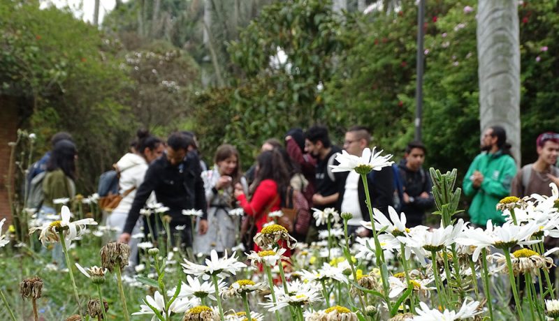 estudiantes de la Fundación Universitaria Salesiana, Colombia visita al Jardín Botánico de Bogotá
