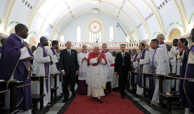Cuando el Papa Emérito, Benedicto XVI estuvo en la casa de Don Bosco