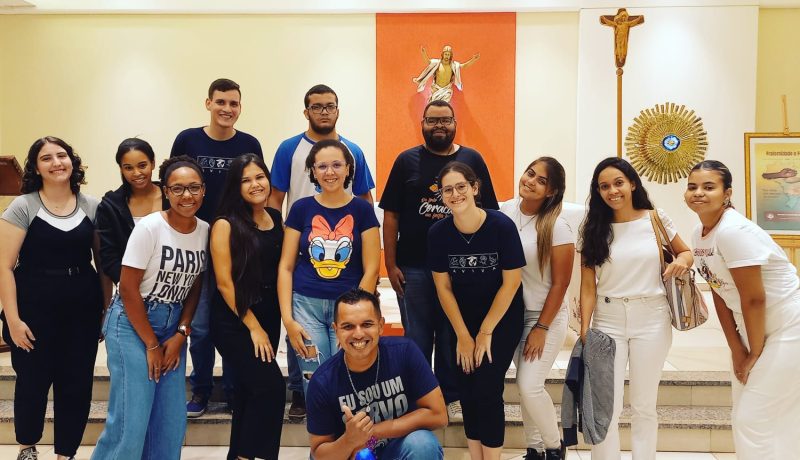 GOU do UniSALESIANO reúne jovens para momentos de orações e acolhida