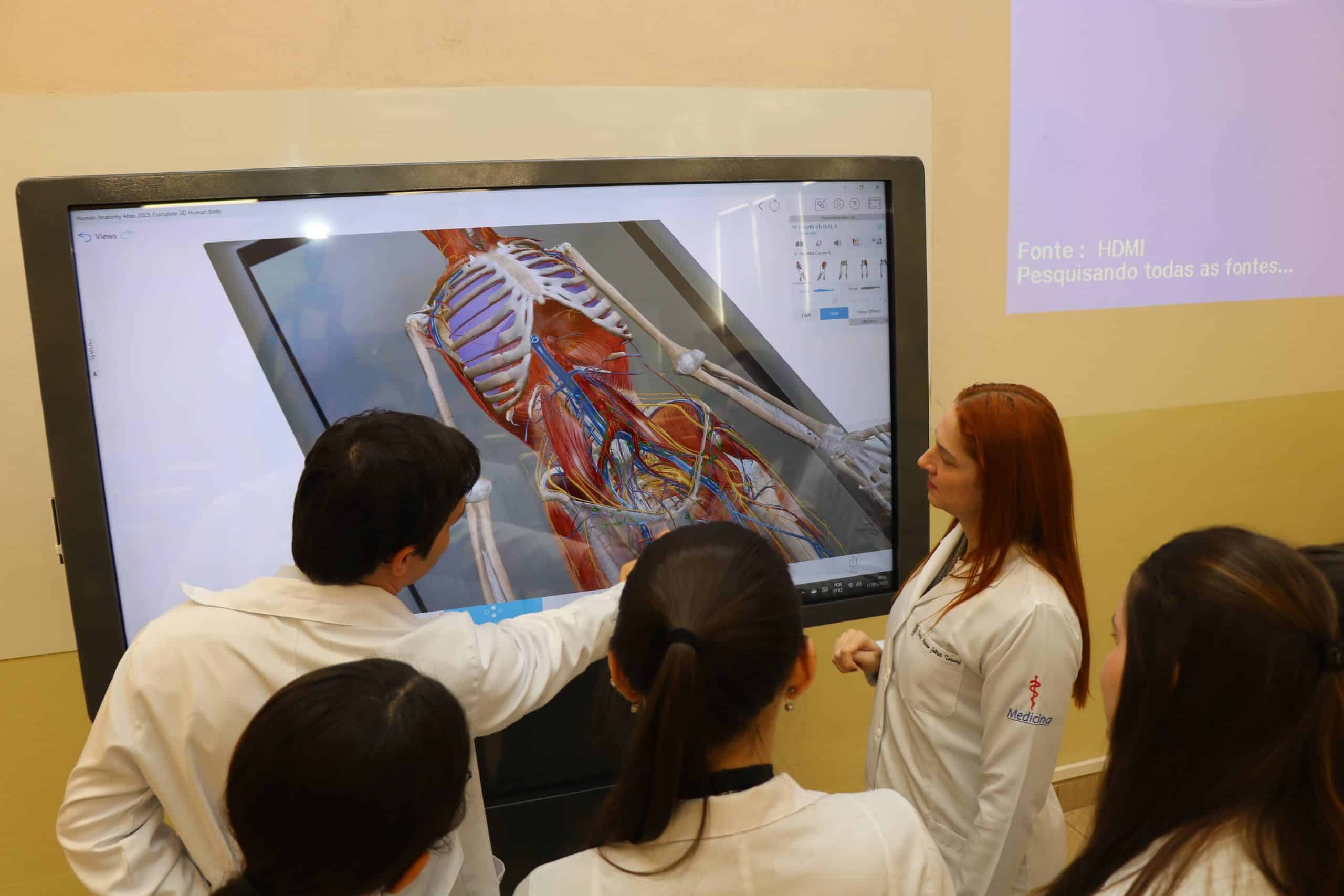 Plataforma 3D é atualizada e ganha novos softwares para ensino voltado à anatomia humana em UniSALESIANO