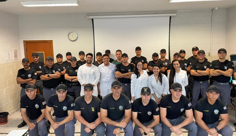 Curso de Nutrição do UniSALESIANO promove ações de saúde aos policiais militares