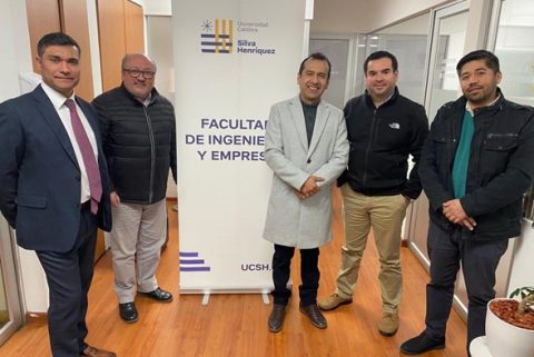El Director de Economía, Dr. Luis Tobar Pesántez de la Universidad Politécnica Salesiana del Ecuador (UPS) visita Facultad de Ingeniería y Empresa UCSH