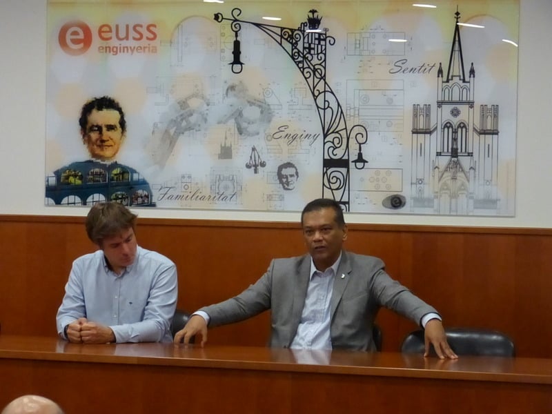 España - El P. Oscar Lozano Coordinador General de las IUS visita la EUSS School of Engineering
