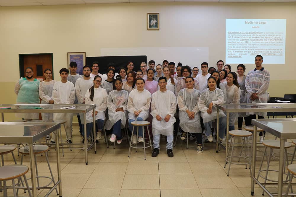 Brasil - Aula de Medicina Legal na Delegacia Escola promove interdisciplinaridade entre cursos