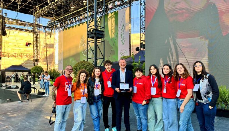Gli studenti dell'Istituto Universitario Salesiano di Venezia (IUSVE) e il team social di Cube Radio documentano la visita di Papa Francesco a Verona e l'evento "Arena della Pace".