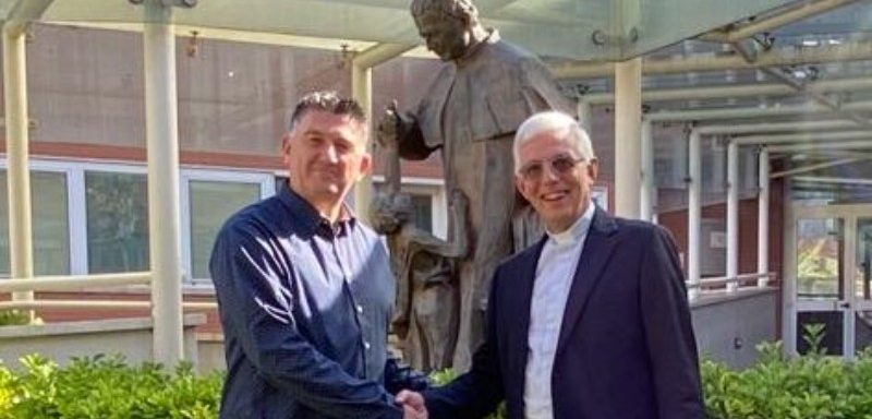 Il Rettore della nostra Università Pontificia Salesiana - UPS, prof. don Andrea Bozzolo, ha sottoscritto una convenzione con il Centro de Enseñanza Superior en Humanidades y Ciencias de la Educación Don Bosco - CES di Madrid, rappresentato dal Direttore don Rubén Iduriaga Carbonero.