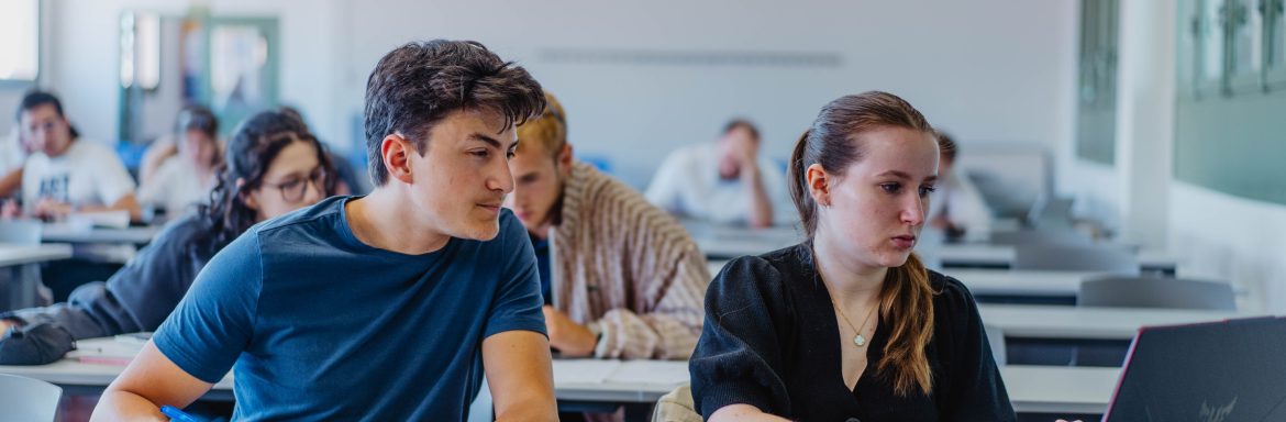 Hoy empieza oficialmente el curso para los más de setecientos estudiantes de ingeniería en la Escuela Universitaria Salesiana de Sarrià (EUSS). En total, la universidad acoge 771 futuros ingenieros e ingenieras, de los cuales 225 son de nuevo acceso. Una cifra récord para los alumnos de grado