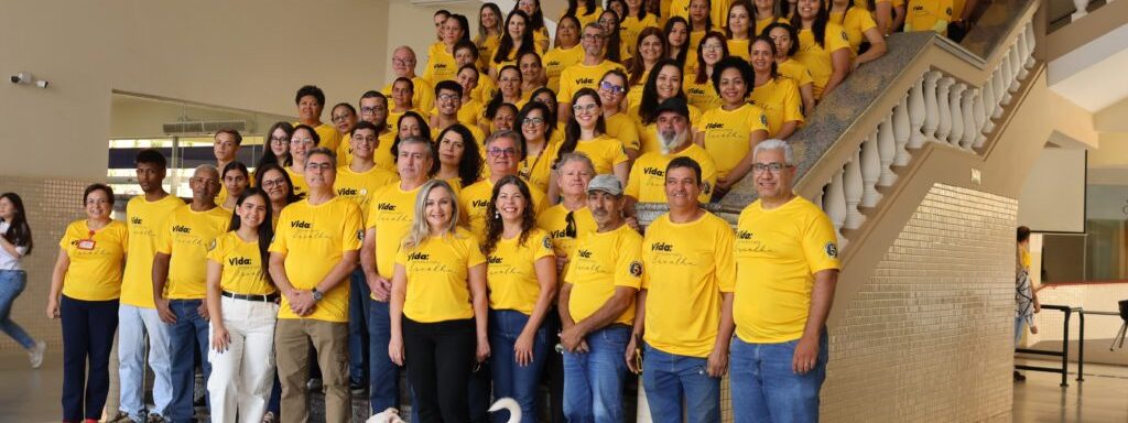 Neste ano de 2024, o UniSALESIANO ampliou suas ações em apoio ao “Setembro Amarelo”, mês de conscientização sobre a prevenção do suicídio. A Reitoria entregou uniformes amarelos aos colaboradores, estampados com a mensagem “Vida: sempre a melhor escolha”, com o objetivo de promover a valorização da vida e a conscientização sobre a saúde mental. Fisioterapia UniSALESIANO Araçatuba