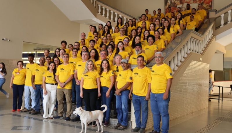 Neste ano de 2024, o UniSALESIANO ampliou suas ações em apoio ao “Setembro Amarelo”, mês de conscientização sobre a prevenção do suicídio. A Reitoria entregou uniformes amarelos aos colaboradores, estampados com a mensagem “Vida: sempre a melhor escolha”, com o objetivo de promover a valorização da vida e a conscientização sobre a saúde mental. Fisioterapia UniSALESIANO Araçatuba