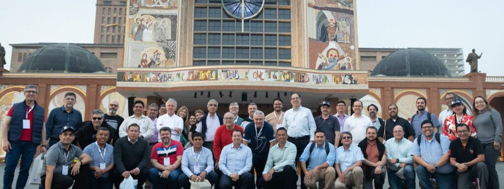 O terceiro dia da X Conferência Continental das Instituições Salesianas de Educação Superior – IUS – da América foi especialmente marcado pela apresentação das propostas de colaboração socioeducacionais das nações com presença salesiana, a apresentação dos planos de trabalho acadêmicos e administrativos, além das visitas culturais guiadas até o Santuário Nacional de Nossa Senhora Aparecida e a unidade UNISAL Lorena.