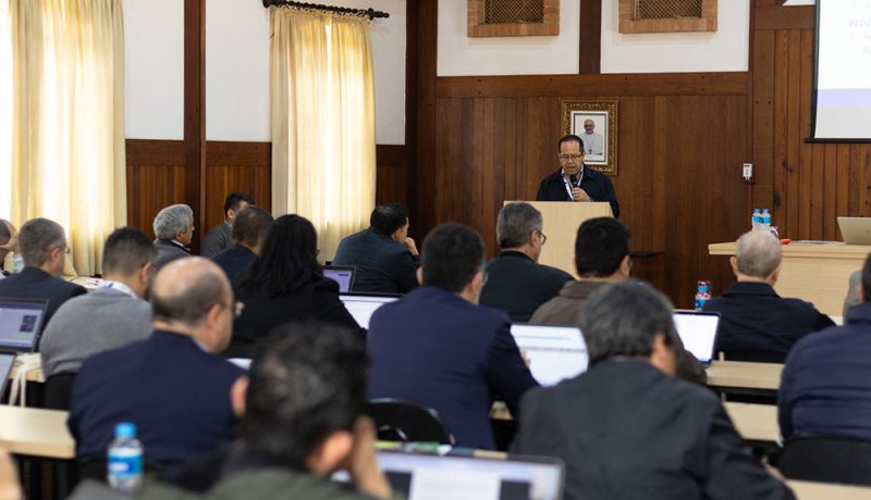 As discussões do último dia da X Conferência Continental das Instituições Salesianas de Ensino Superior (IUS) da América começaram com a apresentação do livro “Experiências de Ensino Superior Salesiano na América Latina: Análise sócio-histórica – contextual” pelo Dr. Blas Garzón-Vera, da Universidade Politécnica Salesiana do Equador. A obra reúne valiosas contribuições e análises de cinco instituições de ensino superior salesianas do México, El Salvador, Chile, Equador e Bolívia.