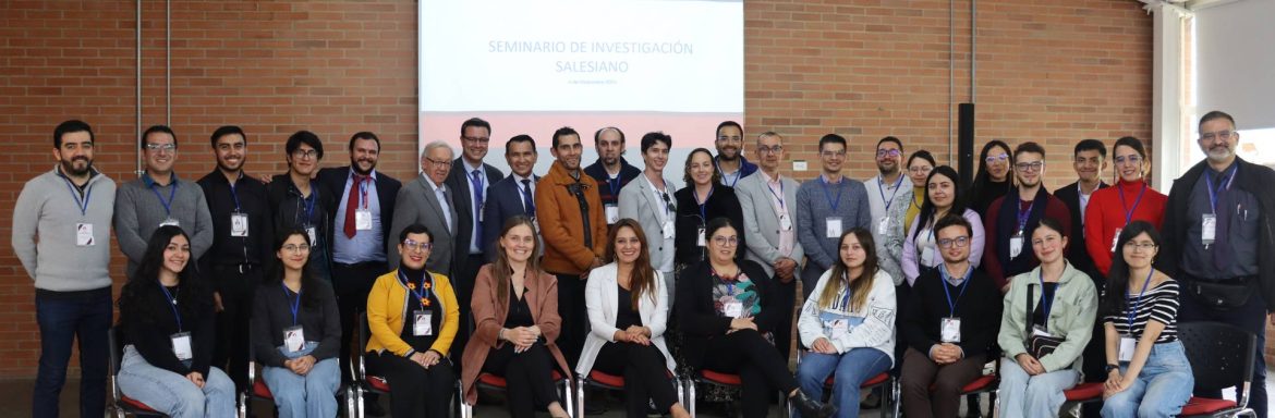 La Fundación Universitaria Salesiana reafirma su compromiso con la investigación como eje esencial de su labor académica y formativa con el Seminario de Investigación, un espacio que, junto con el Coloquio de Investigación, permitió visibilizar los logros alcanzados por los grupos y semilleros de investigación, así como por los docentes y estudiantes comprometidos con esta labor.