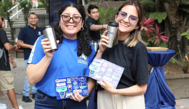 Estudiantes, docentes, personal de atención y toda la Comunidad Universitaria de la Universidad Don Bosco celebró con alegra la esperada fiesta de Don Bosco, magno evento que se celebra en todo el mundo cada 31 de enero, recordando al padre y maestro de la juventud, fundador de la congregación salesiana.