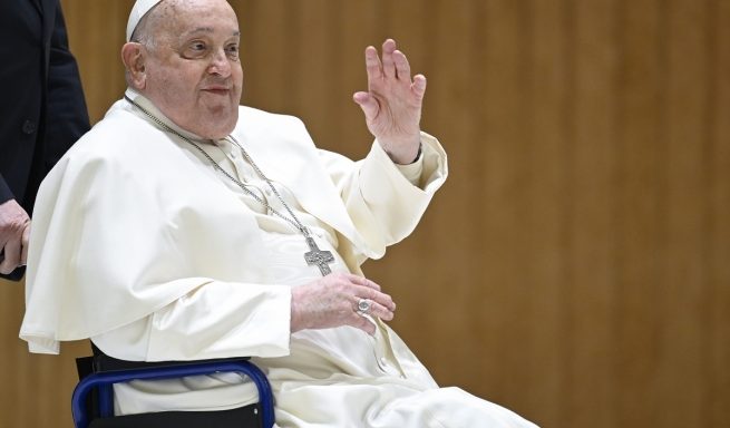 The entire Salesian world, beginning with the Sons of Don Bosco gathered in Turin-Valdocco for their 29th General Chapter, is accompanying Pope Francis with prayers and heartfelt closeness as he remains hospitalized at the Agostino Gemelli Polyclinic in Rome.