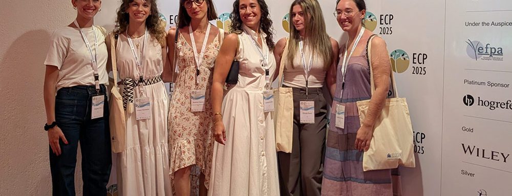Una delegazione dell’Istituto Universitario Salesiano di Venezia (IUSVE) sta partecipando all’European Congress of Psychology, tenutosi a Paphos (Cipro) dall’1 al 4 luglio 2025, portando un contributo scientifico di rilievo nel panorama della psicologia europea. La delegazione, guidata da Davide Marchioro, responsabile dell’Area di Psicologia dello IUSVE, Fabio Benatti, coordinatore dei corsi di Baccalaureato, Marco Zuin, coordinatore di ricerca, Cinzia Tieuli, referente Relazioni internazionali Area di Psicologia, Maria Lucia Caniglia, docente di Aging Psychology e Lisa Avanzi, responsabile eventi dell’Area di Psicologia dello IUSVE, ha presentato ben sette contributi, di cui cinque poster e due oral presentation, a testimonianza della vitalità scientifica dell’Ateneo.