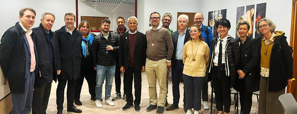 Don George Thanathil, Coordinatore generale delle IUS (Istituzioni Salesiane di Educazione Superiore) ha fatto visita martedì 21 ottobre al campus Istituto Universitario Salesiano Venezia (IUSVE) di Mestre all’interno del suo progetto di collegamento e valorizzazione delle diverse realtà mondiali salesiane che lavorano in ambito universitario e di studi superiori (Higher Education).