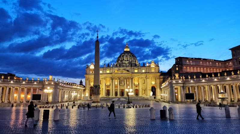 Giubileo del mondo educativo: l'educazione è speranza e pace Lunedì 27 ottobre 2025, alle ore 17.30, nella Basilica Papale di San Pietro, il Santo Padre Leone XIV presiederà la solenne Celebrazione Eucaristica per l’inaugurazione dell’Anno Accademico delle istituzioni appartenenti alla Conferenza dei Rettori delle Università e Istituzioni Pontificie Romane (CRUIPRO). (Jubilee of the Educational World: Education is hope and peace)