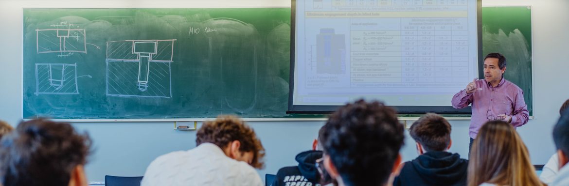 Este año la Escuela Universitaria Salesiana de Sarrià (EUSS) ha alcanzado el máximo histórico de alumnado matriculado con 846 estudiantes. Para el director del centro, Ignasi Florensa, se trata de un hito importante y alentador que también representa "un reto a muchos niveles". Se refiere a la gestión de espacios o la incorporación de nuevo personal, entre otros.
