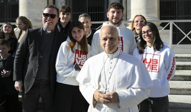 La Delegazione dell’Istituto Universitario Salesiano di Venezia (IUSVE) presenta a Papa Leone XIV il progetto di Intelligenza Artificiale “Voice of the World”