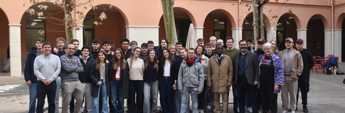 Escola Universitària Salesiana de Sarrià (EUSS) ha sido la universidad anfitriona de este Blended Intensive Program (BIP) del programa Erasmus+, una iniciativa formativa que combina una fase virtual previa con una estancia presencial intensiva de corta duración en una de las universidades participantes. El programa de este diciembre ha reunido a alumnado y profesorado de la Hanze University of Applied Sciences Groningen (Países Bajos) y la Vaasa University of Applied Sciences (VAMK) (Finlandia), además de la EUSS.