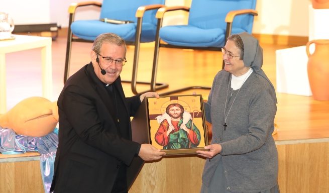 On Saturday, 27 December 2025, at the Generalate of the Daughters of Mary Help of Christians (FMA) in Rome, the traditional presentation of the Salesian Strenna for the new year took place. “Do Whatever He Tells You”: The Rector Major, Fr Fabio Attard Presents the Strenna 2026 to the Salesian Family