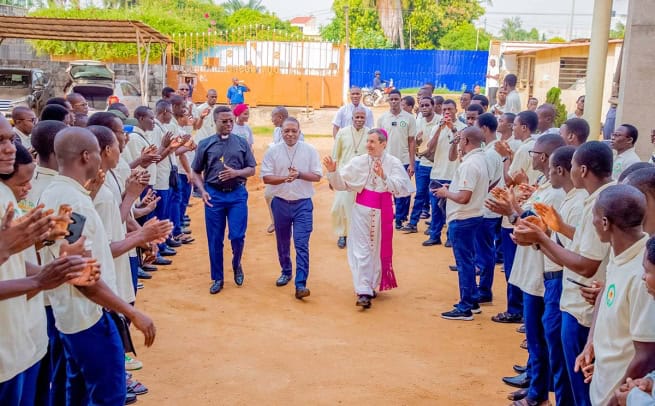 Instituto Superior Dom Bosco de Lomé (ISDB) acolheu com alegria, no último dia 23 de janeiro, o Núncio Apostólico no Benim e no Togo, dom Rubén Darío Ruiz Mainardi