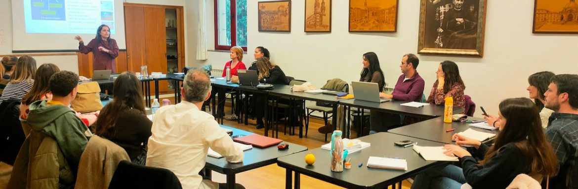 Los docentes salesianos se forman en educación inclusiva para responder a la diversidad en las aulas, lisa Gutiérrez Hernández, profesora del CES Don Bosco (Centro de Estudios Superiores Don Bosco) y experta en inclusión compartía en el artículo “Un café para la inclusión”