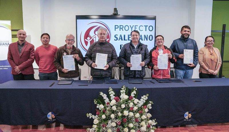 El miércoles 11 de febrero, en el salón Don Rúa de la Casa Inspectorial, se realizó la firma de los convenios de vinculación entre la Universidad Politécnica Salesiana (UPS) y las cuatro fundaciones del Proyecto Salesiano Ecuador (PSE): Proyecto Salesiano Zona Norte, Proyecto Salesiano Guayaquil, Proyecto Salesiano Costa Norte y Fundación Salesiana PACES de Cuenca.A través de estos convenios, la UPS destina importantes recursos económicos para brindar atención de calidad a miles de niños, niñas, adolescentes y jóvenes en las siete ciudades donde tiene presencia el PSE.