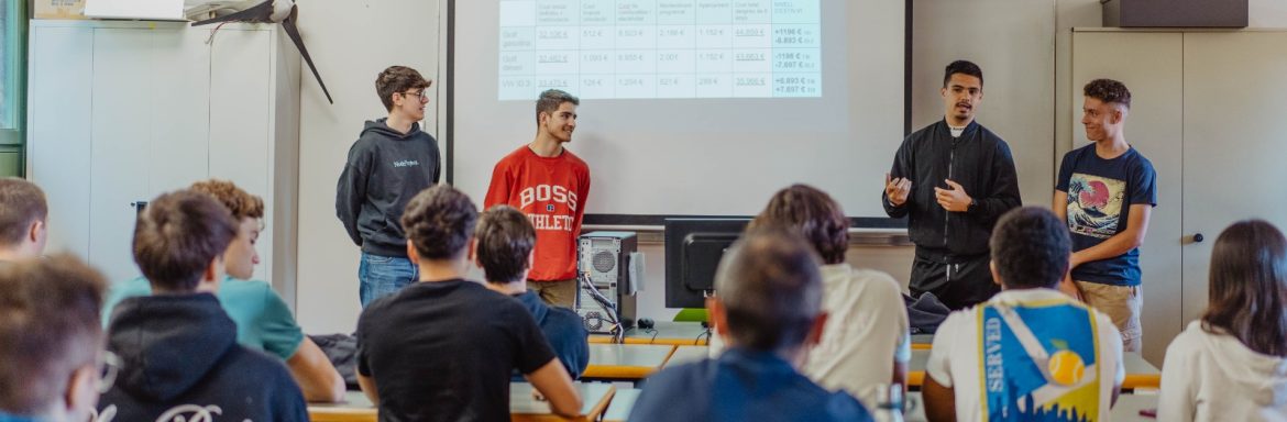 La irrupción de la Inteligencia Artificial (IA) generativa en las aulas universitarias está transformando la forma de aprender y de enseñar. Ante este nuevo escenario, la Escuela Universitaria Salesiana de Sarrià (EUSS), centro universitario de ingeniería de Barcelona, ha decidido poner el foco en la formación y desarrollo del espíritu crítico de los estudiantes para regular su uso. Este planteamiento es fruto de la prueba piloto que ha liderado Salvador Bernadàs, profesor del Departamento de Electrónica de la EUSS, en una de sus asignaturas.