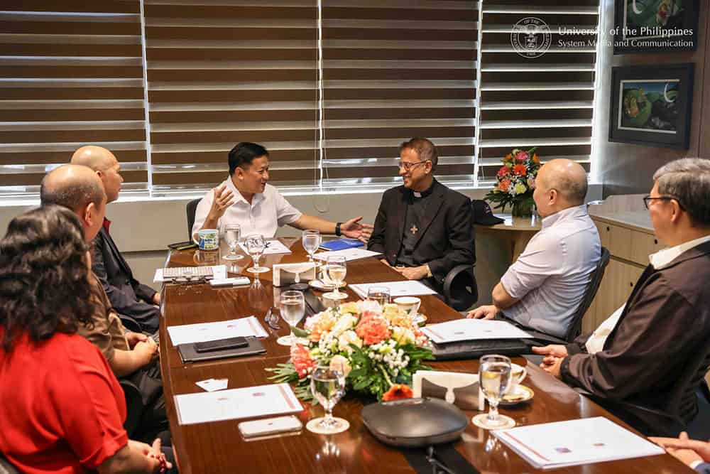 Fr. George Abraham Thadathil, SDB, global coordinator of the Salesian Institutions of Higher Education, met with University of the Philippines President Angelo Jimenez, March 13, to discuss potential collaboration between UP and Salesian universities in Latin and Central America, Africa, and South and Southeast Asia.&nbsp;