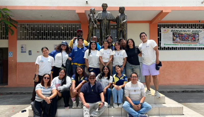 La Fundación Proyecto Salesiano Costa Norte vivió una de sus experiencias más significativas durante la reciente jornada de misiones, gracias a la presencia de 19 jóvenes misioneros de la Universidad Politécnica Salesiana (UPS) de Guayaquil, quienes llegaron con entusiasmo, alegría y un profundo sentido de compromiso para compartir su fe y vocación de servicio con niños, niñas, adolescentes y jóvenes de nuestros centros de referencia.