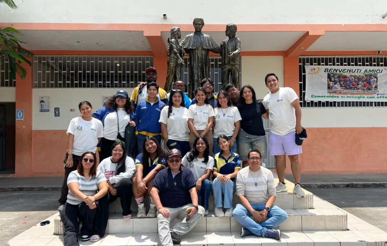 La Fundación Proyecto Salesiano Costa Norte vivió una de sus experiencias más significativas durante la reciente jornada de misiones, gracias a la presencia de 19 jóvenes misioneros de la Universidad Politécnica Salesiana (UPS) de Guayaquil, quienes llegaron con entusiasmo, alegría y un profundo sentido de compromiso para compartir su fe y vocación de servicio con niños, niñas, adolescentes y jóvenes de nuestros centros de referencia.
