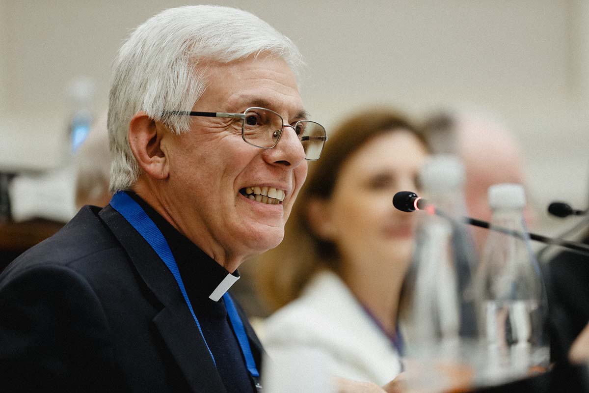 Nella giornata di martedì 28 aprile 2026, nella Casina “Pio IV” in Vaticano, il Dicastero della Santa Sede per i Laici, la Famiglia e la Vita ha promosso una giornata di studio su “Sacramento del matrimonio, fede e munus docendi”. Come primo relatore nella circostanza è stato invitato il Rettor Magnifico dell’Università Pontificia Salesiana (UPS), don Andrea Bozzolo, che ha presentato una relazione dal titolo: “Sacramento del Matrimonio e Fede”.