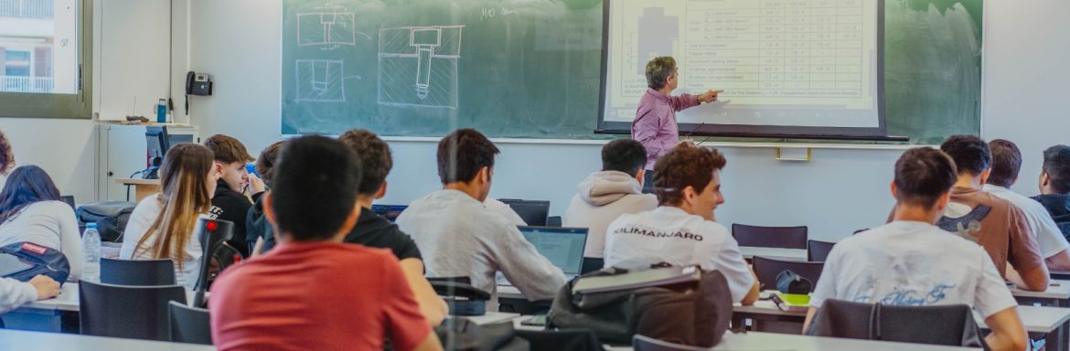La Escuela Universitaria Salesiana de Sarrià (EUSS) consolida los buenos resultados de su modelo educativo con elevados datos de inserción laboral y satisfacción entre las personas graduadas. Según el último informe del Observatorio de Inserción Laboral del centro, el 97,7% de los titulados y tituladas del curso 2018-2019 se encuentran ocupados cinco años después de finalizar sus estudios, mientras que el 95% ya trabajaba a los tres meses de obtener el título.
