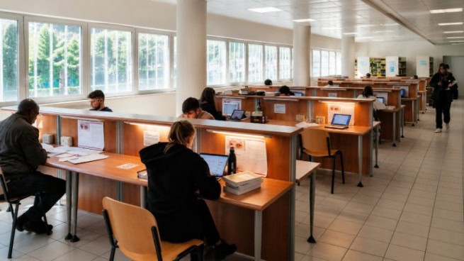 È stato pubblicato il nuovo sito web della Biblioteca Don Bosco dell’Università Pontificia Salesiana (UPS), disponibile all’indirizzo: biblioteca.unisal.it. Il nuovo portale, realizzato con il supporto dell’Ufficio Comunicazione e Sviluppo dell’UPS, nasce con l’obiettivo di offrire a studenti, docenti, ricercatori e studiosi uno strumento moderno, intuitivo e facilmente accessibile per conoscere e utilizzare i servizi della Biblioteca, valorizzandone al tempo stesso il patrimonio culturale e scientifico.