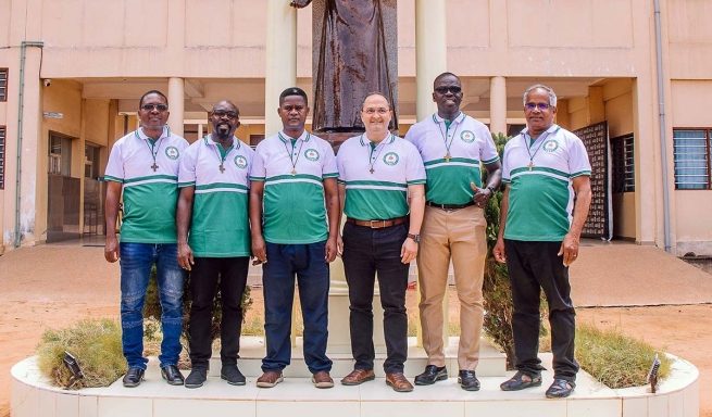 The Regional Meeting of Delegates from the Salesian Institutions of Higher Education (IUS) of the two African Regions was held in Lomé, Togo from 5 to 7 October. Coordinated by the General Councillor for Youth Ministry, Fr Rafel Bejarano, the meeting enabled participants to strengthen their collaboration and fellowship, whilst always bearing in mind the guidelines of GC29 and the appeals of the Rector Major, Fr Fabio Attard, so that higher education institutions may remain spaces for the growth and accompaniment of young people — especially the poorest, most vulnerable and marginalised — towards integral human development, a formation that fosters value, responsible citizenship and a life of dignity.