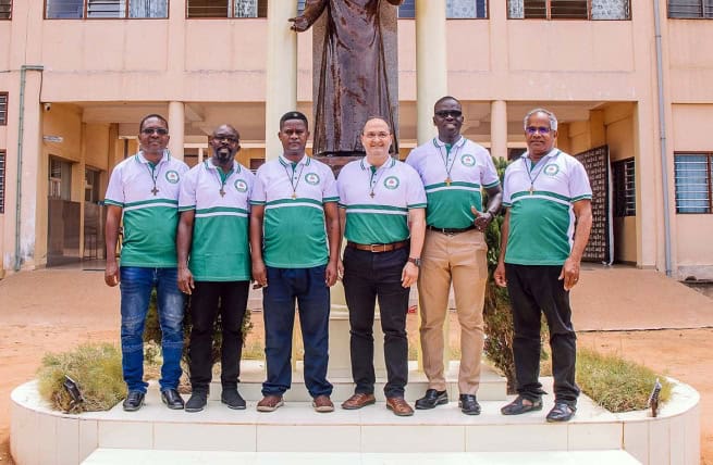 The Regional Meeting of Delegates from the Salesian Institutions of Higher Education (IUS) of the two African Regions was held in Lomé, Togo from 5 to 7 October. Coordinated by the General Councillor for Youth Ministry, Fr Rafel Bejarano, the meeting enabled participants to strengthen their collaboration and fellowship, whilst always bearing in mind the guidelines of GC29 and the appeals of the Rector Major, Fr Fabio Attard, so that higher education institutions may remain spaces for the growth and accompaniment of young people — especially the poorest, most vulnerable and marginalised — towards integral human development, a formation that fosters value, responsible citizenship and a life of dignity.