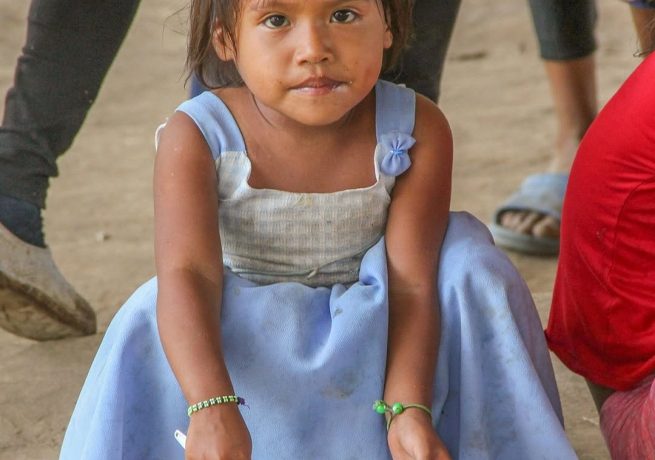 Ante el hambre que afecta a 645 millones de personas, la educación abre caminos de esperanza. Los días 16 y 17 de octubre se conmemoran dos importantes Jornadas Internacionales: respectivamente, la de la Alimentación y la de la Eliminación de la Pobreza. Ambas efemérides ponen de relieve dos realidades estrechamente relacionadas. La falta de ingresos impide el acceso a una alimentación adecuada, mientras que el hambre y la malnutrición afectan a la salud, dificultan el aprendizaje y reducen las posibilidades de encontrar un trabajo digno.